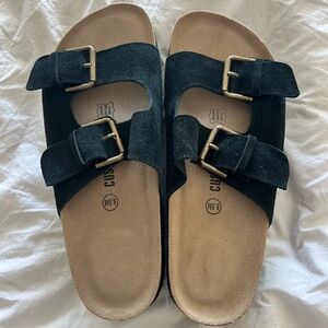 Cushionaire Guru Platform Cork Footbed Sandal - SIZE 8 1/2  - NWOT